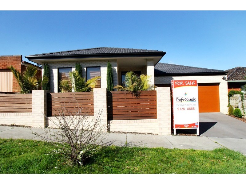 42 Sweetland Road, Mooroolbark VIC 3138