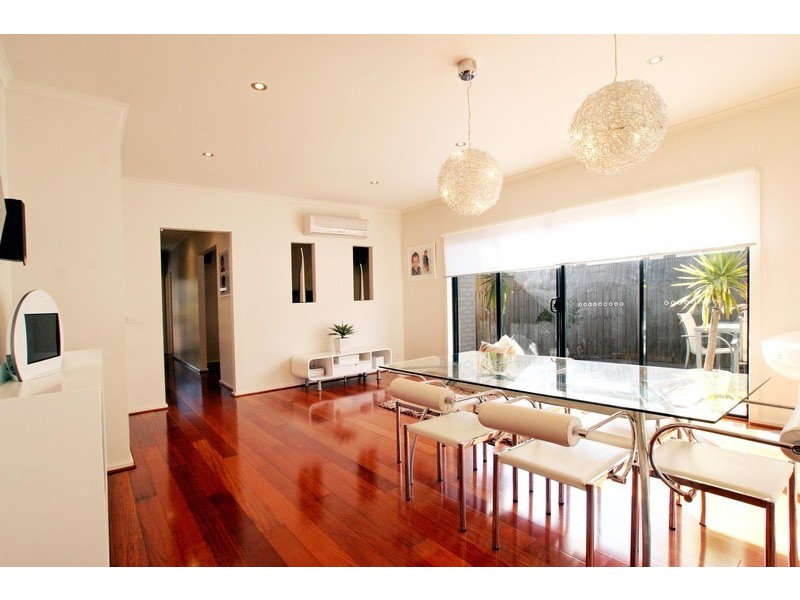 42 Sweetland Road, Mooroolbark VIC 3138