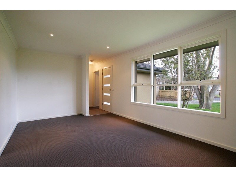 15 Jesmond Road, Croydon VIC 3136