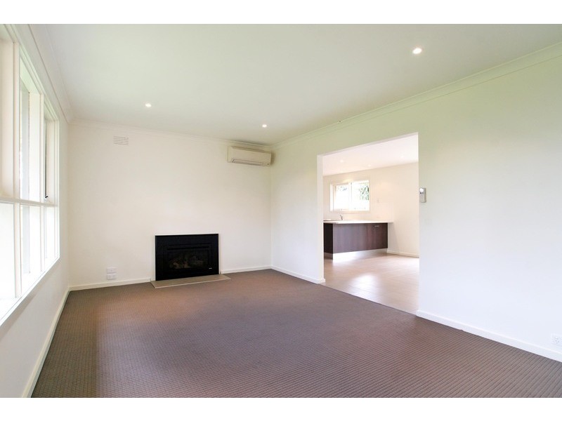 15 Jesmond Road, Croydon VIC 3136