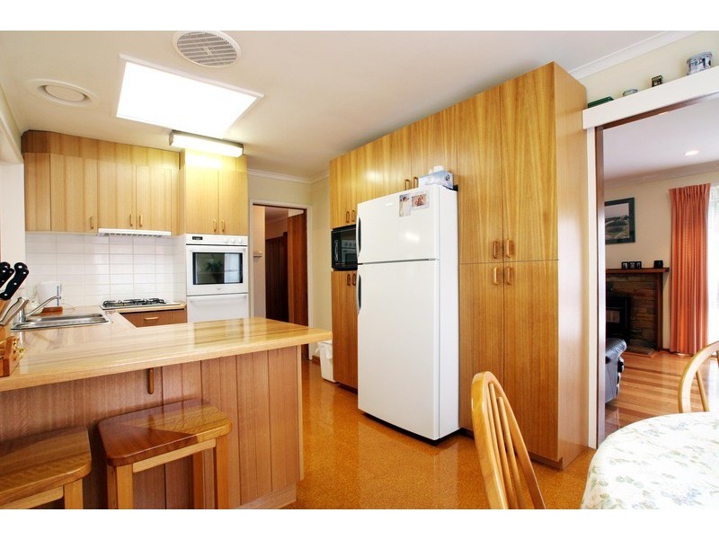 119 Esther Crescent, Mooroolbark VIC 3138