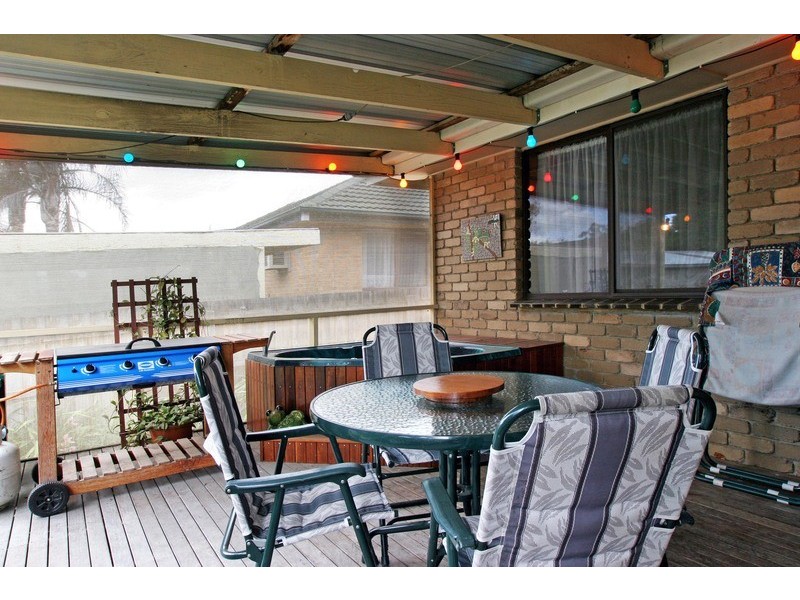 119 Esther Crescent, Mooroolbark VIC 3138