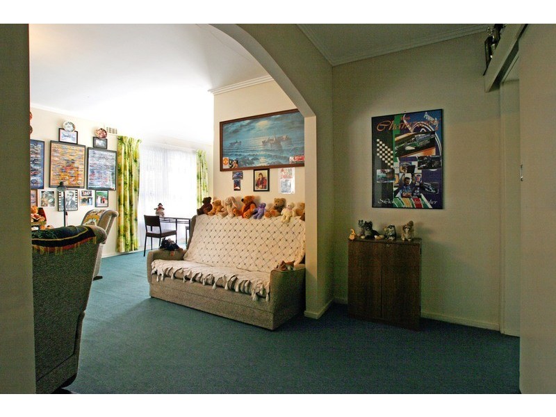 77 Highview Drive, Mooroolbark VIC 3138