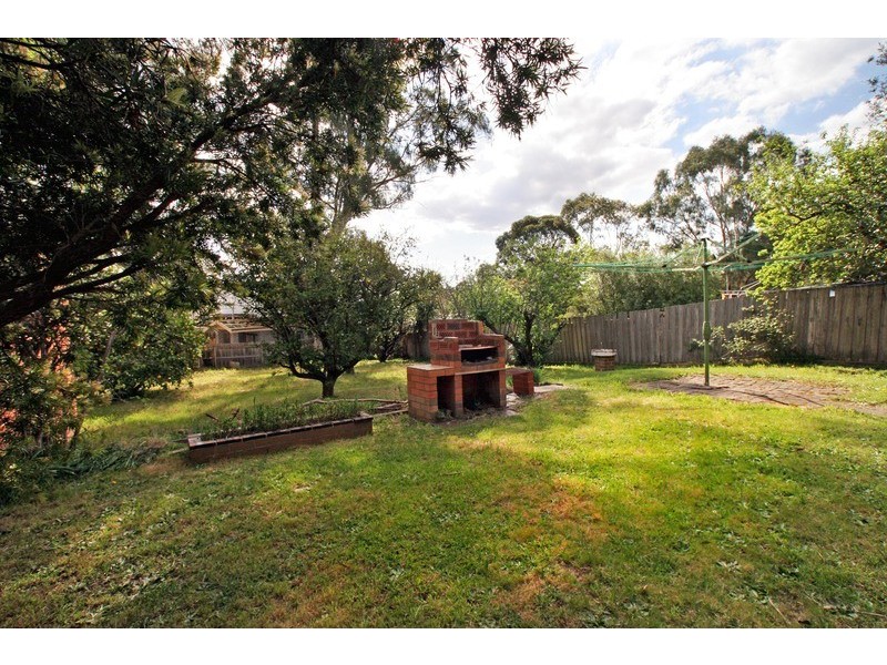 77 Highview Drive, Mooroolbark VIC 3138