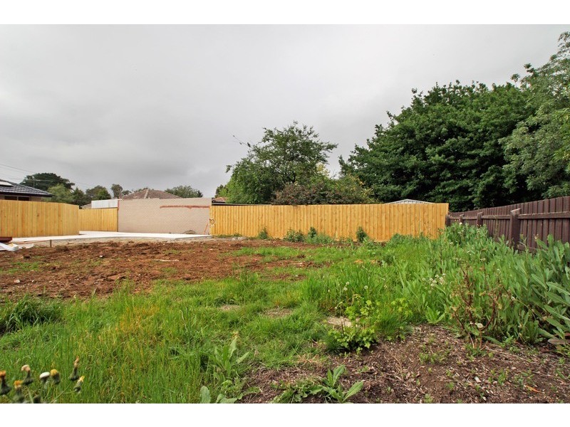 2 / 111 Carronvale Road, Mooroolbark VIC 3138