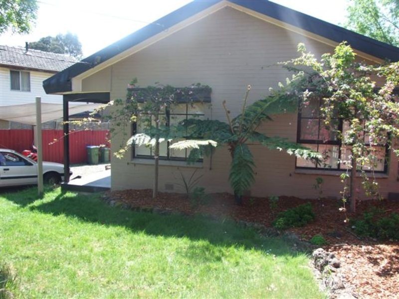 1 Dennis Street, Croydon VIC 3136