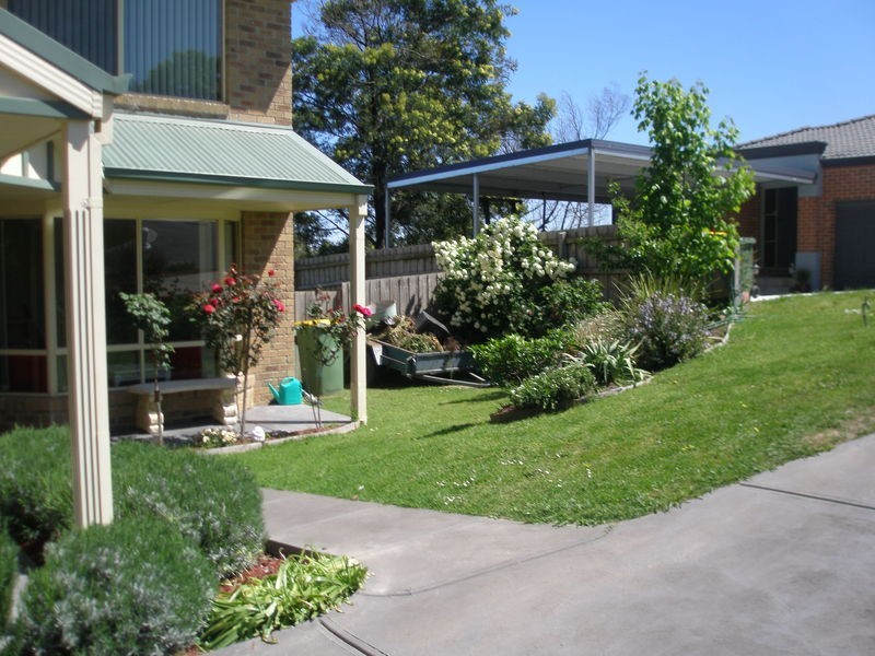 3 Tony Place, Mooroolbark VIC 3138