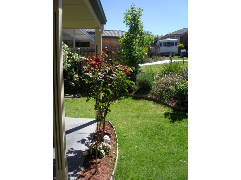 3 Tony Place, Mooroolbark VIC 3138