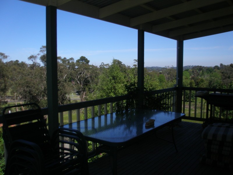 3 Tony Place, Mooroolbark VIC 3138