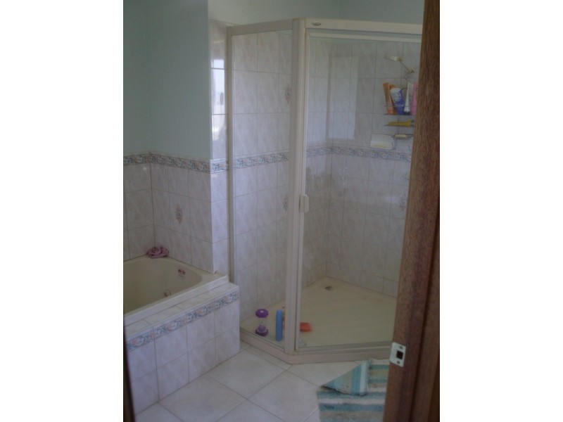 3 Tony Place, Mooroolbark VIC 3138