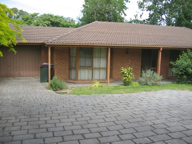 2/26 Sherlock Road, Mooroolbark VIC 3138