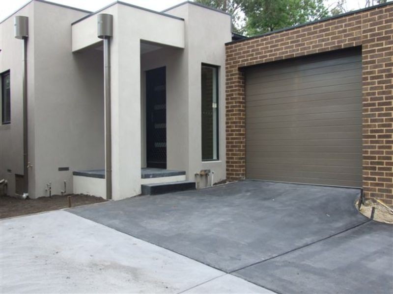 2/32 Bonnie View Road, Croydon North VIC 3136