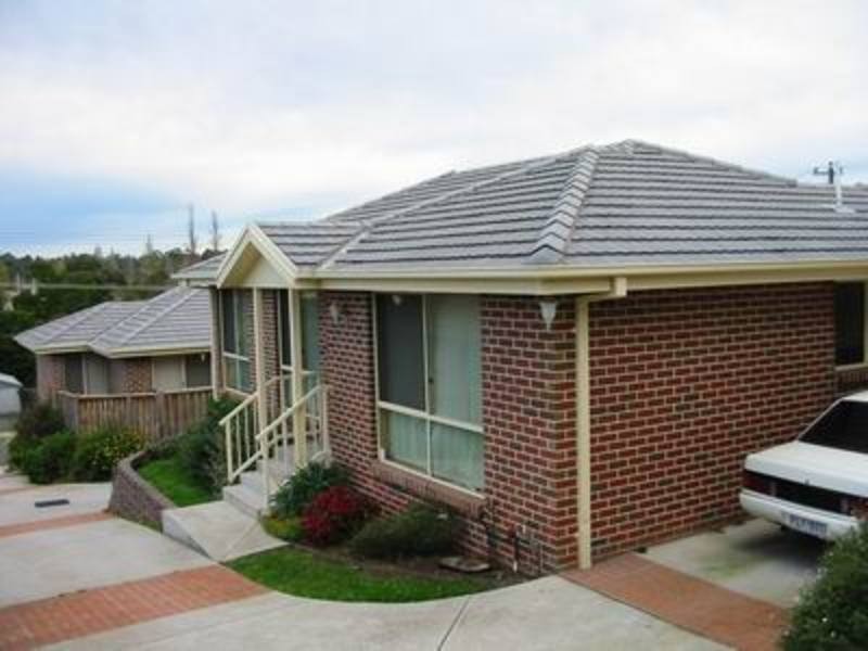 2/27 Winyard Drive, Mooroolbark VIC 3138