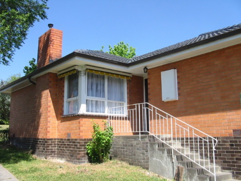 26 Tamworth Road, Kilsyth VIC 3137