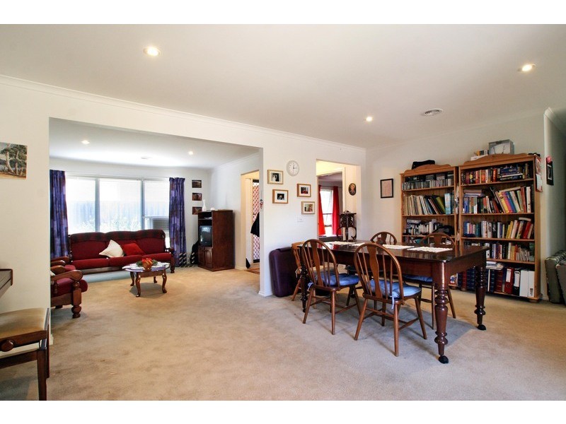2/13 Niel Street, Croydon VIC 3136