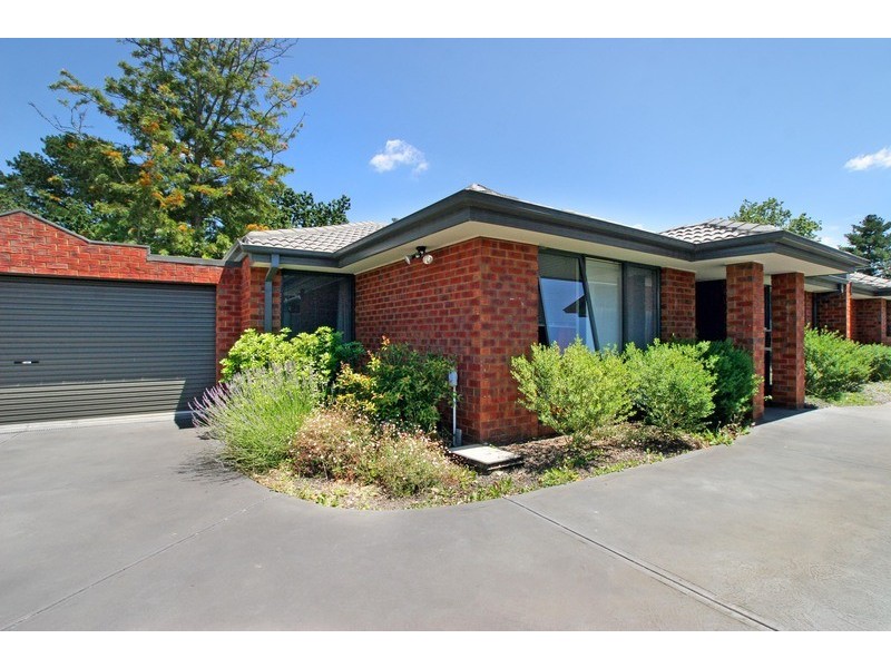 2/13 Niel Street, Croydon VIC 3136