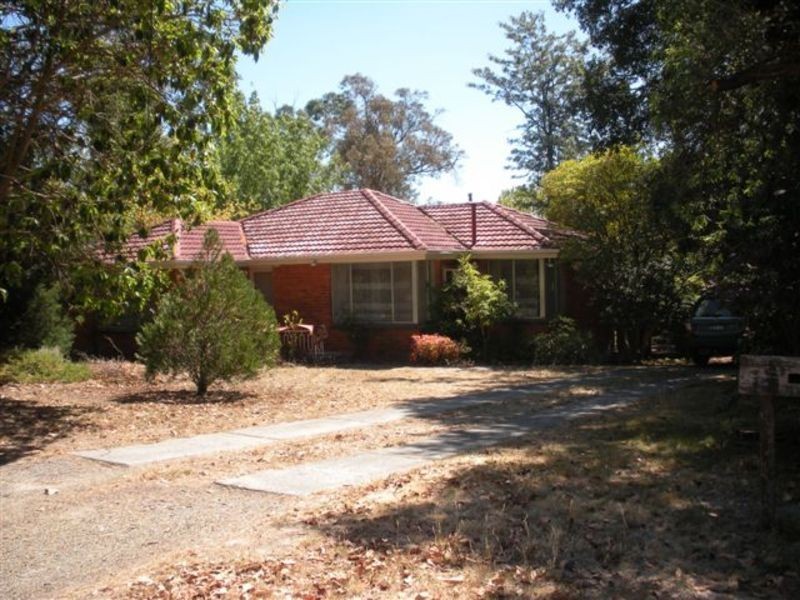 13 Saxon Drive, Mooroolbark VIC 3138