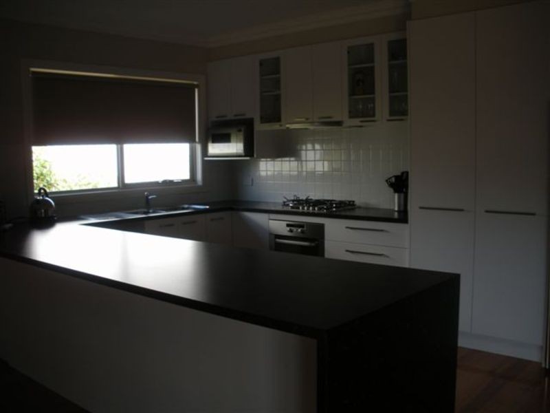 2/10 Dunoon Street, Mooroolbark VIC 3138