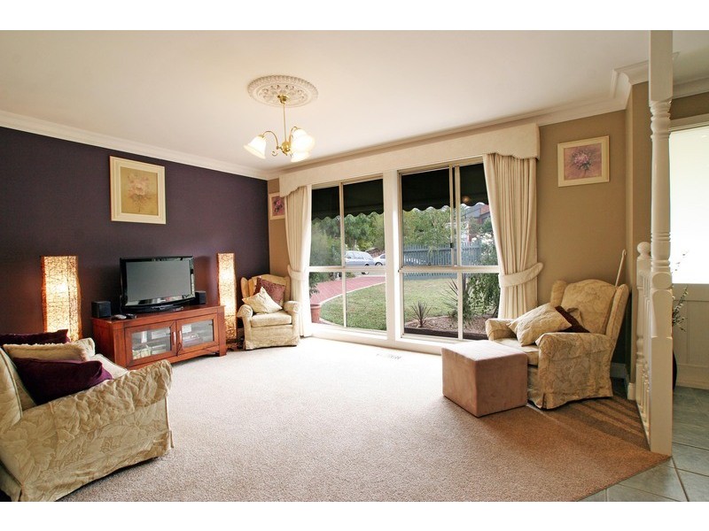 105 Landscape Drive, Mooroolbark VIC 3138