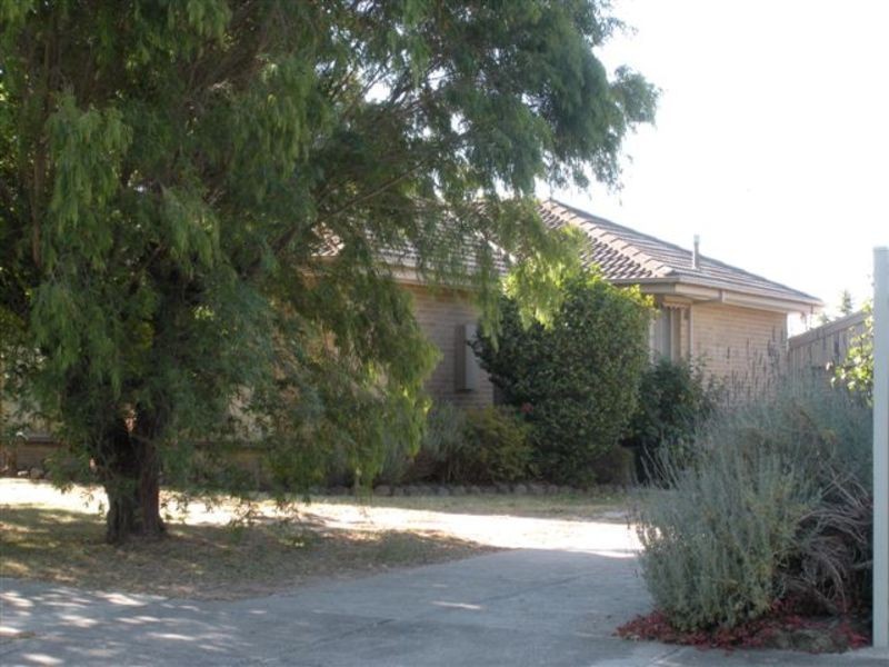 10 Winchester Drive, Bayswater VIC 3153