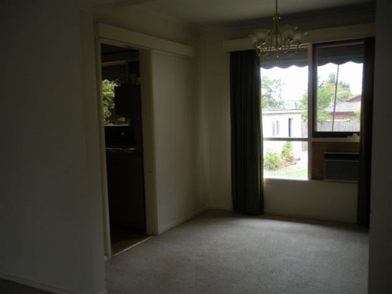 10 Winchester Drive, Bayswater VIC 3153