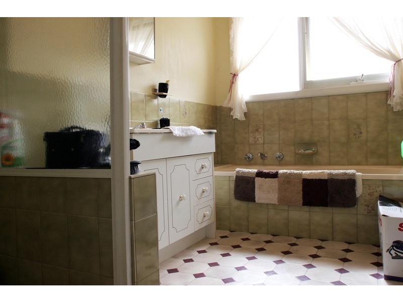 14 Sheldon Avenue, Mooroolbark VIC 3138