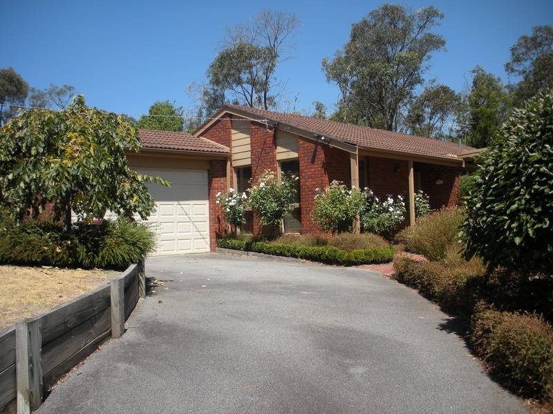 9 Bowness Court, Croydon Hills VIC 3136
