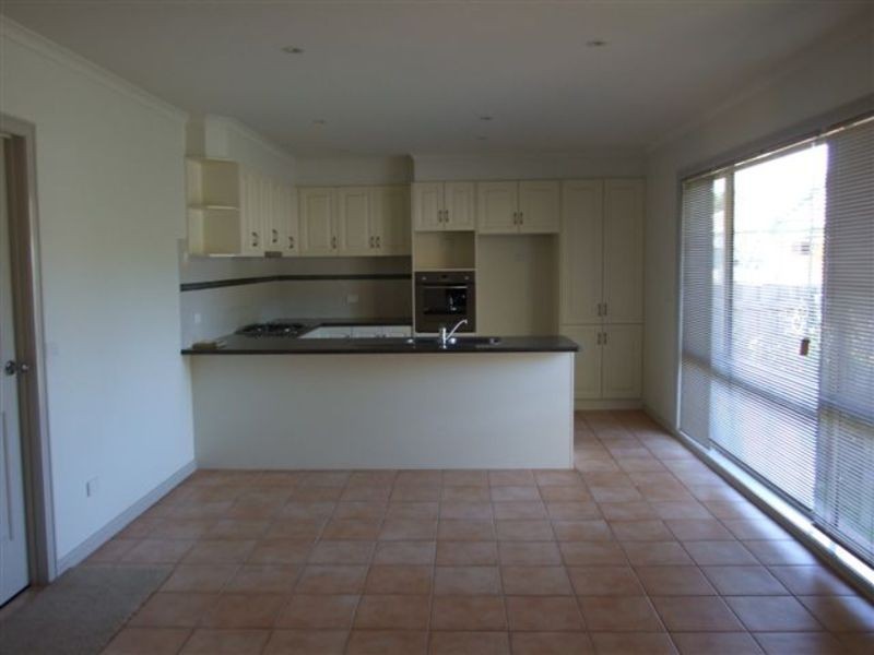 3 Shakespeare Avenue, Mooroolbark VIC 3138