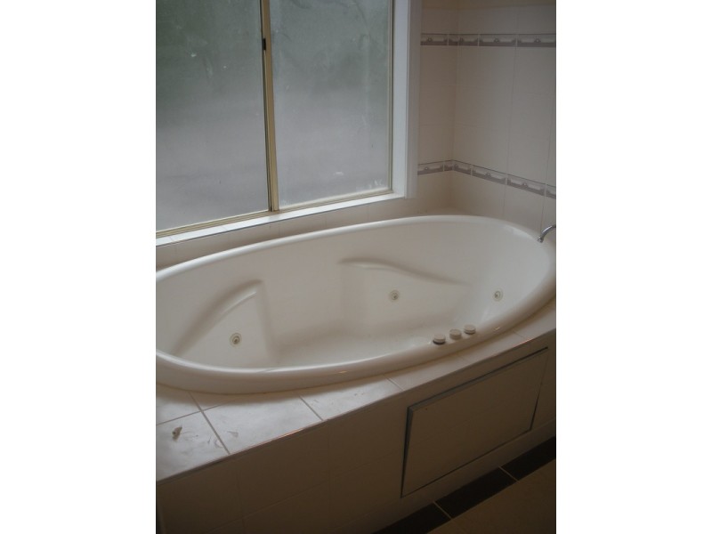 4 Winton Court, Montrose VIC 3765