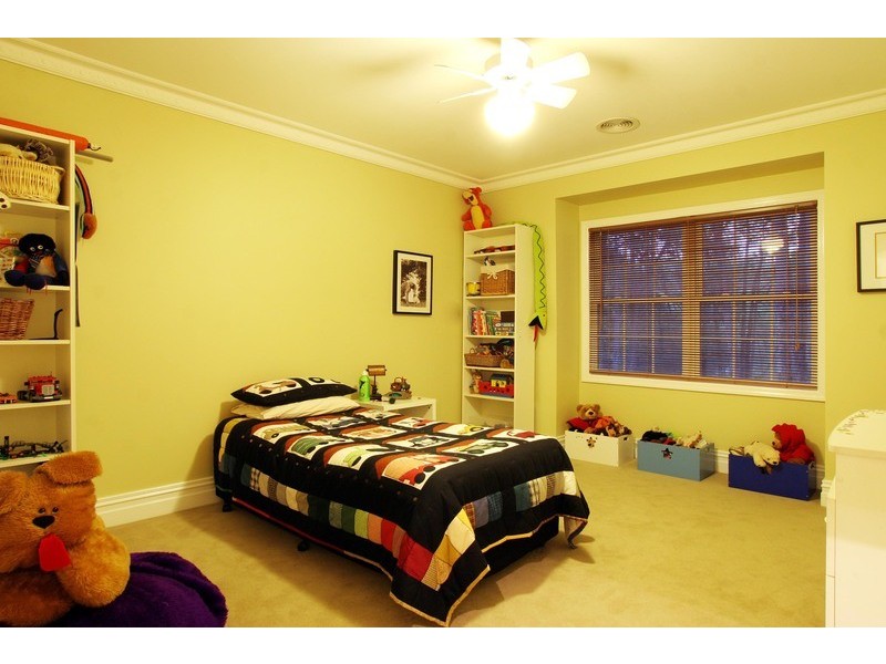 9 Bright Road, Montrose VIC 3765