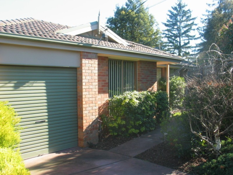 28 Bridges Avenue, Mooroolbark VIC 3138