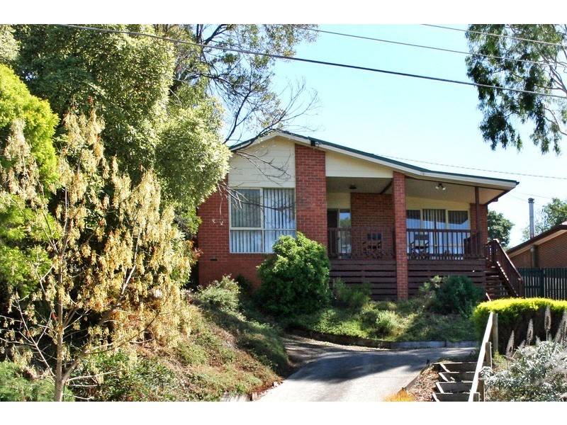 7 Devon Walk, Mooroolbark VIC 3138