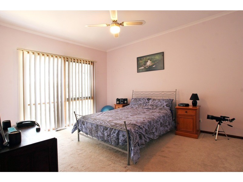 7 Devon Walk, Mooroolbark VIC 3138