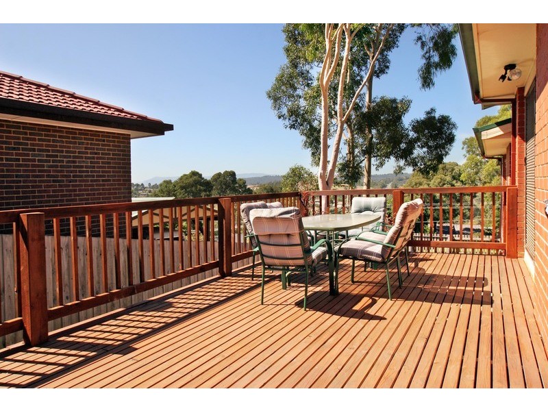 7 Devon Walk, Mooroolbark VIC 3138