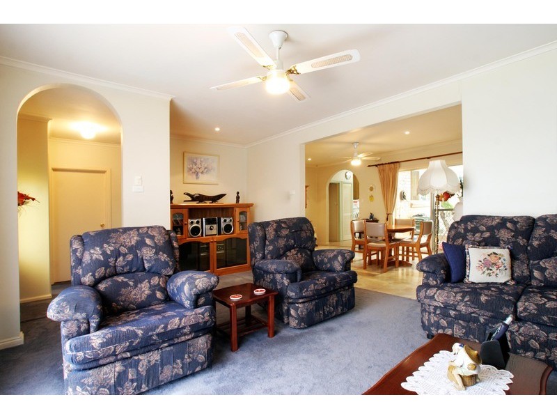 50 Cardigan Road, Mooroolbark VIC 3138