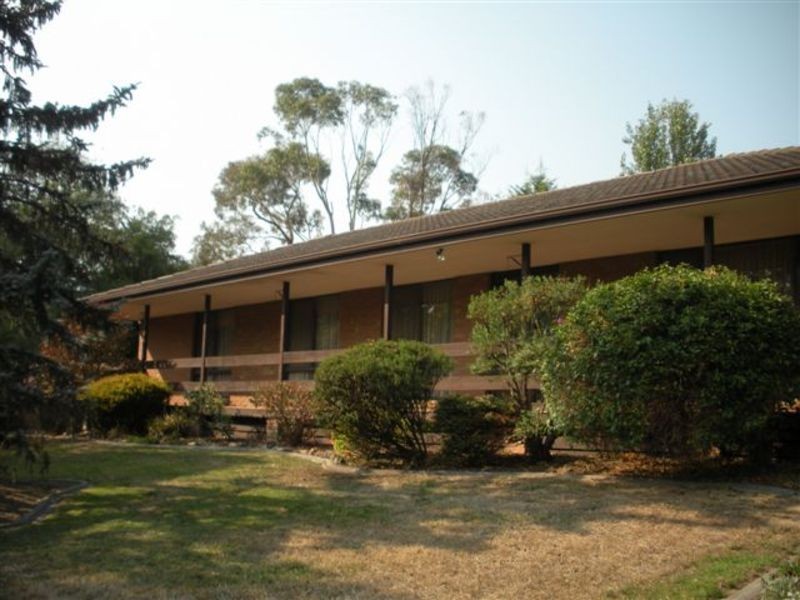 3 Dysart Place, Mooroolbark VIC 3138