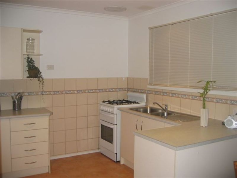 123 Cambridge Road, Mooroolbark VIC 3138