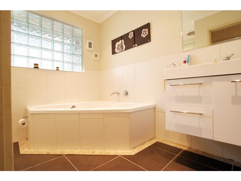 1 Eliot Court, Mooroolbark VIC 3138