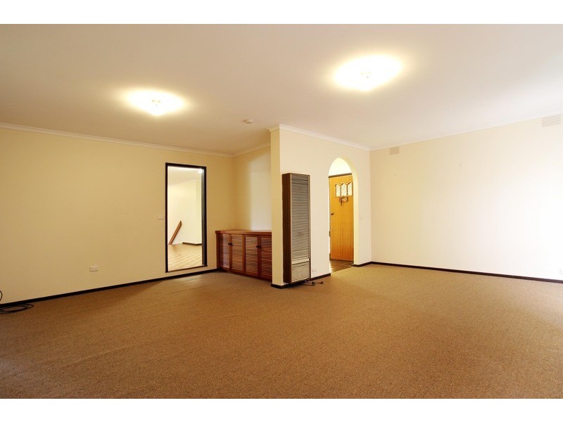 79 Esther Crescent, Mooroolbark VIC 3138