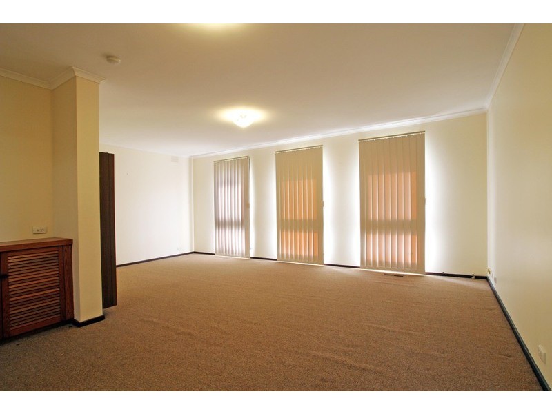 79 Esther Crescent, Mooroolbark VIC 3138