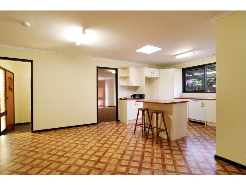 79 Esther Crescent, Mooroolbark VIC 3138