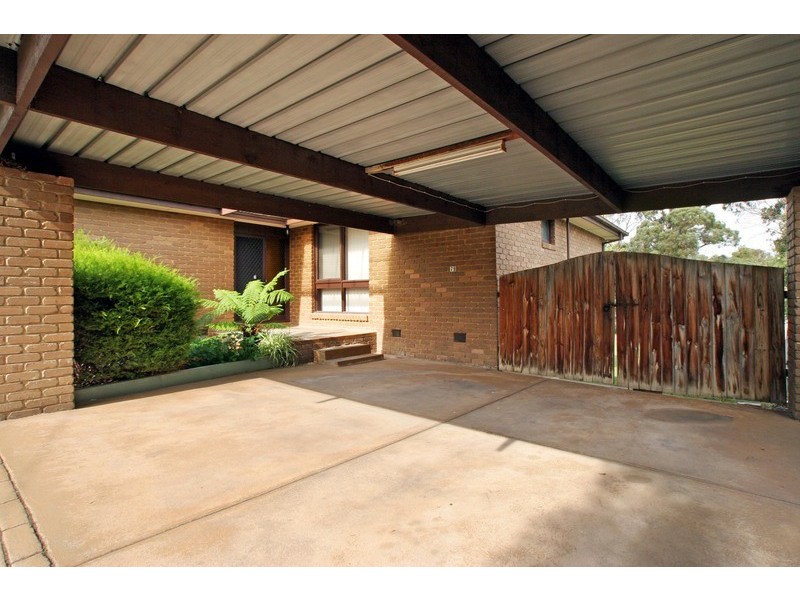 79 Esther Crescent, Mooroolbark VIC 3138