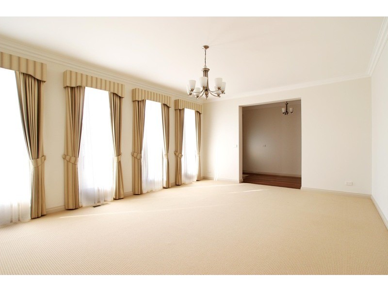 7 Kingston Way, Mooroolbark VIC 3138