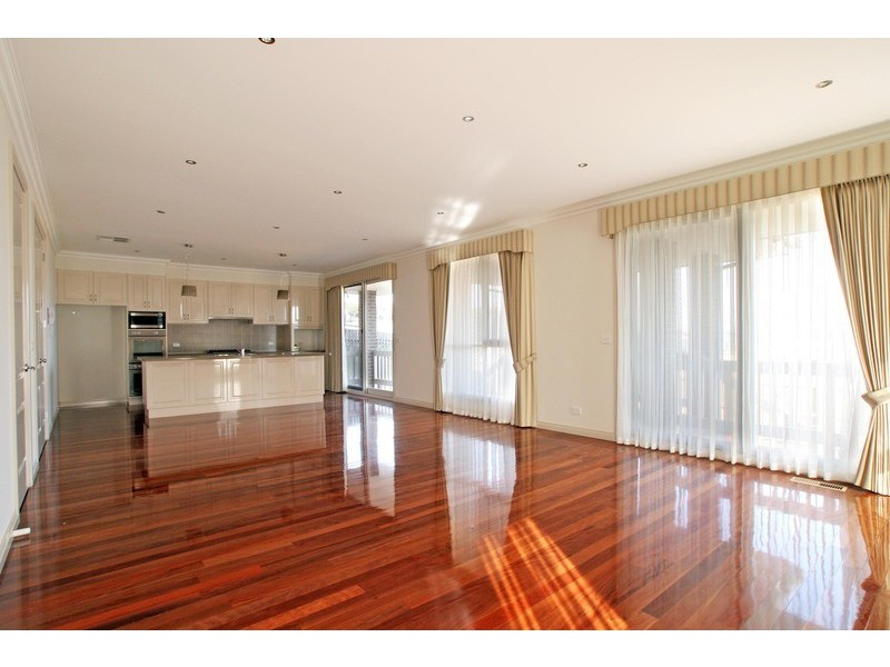 7 Kingston Way, Mooroolbark VIC 3138