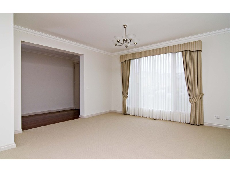 9 Kingston Way, Mooroolbark VIC 3138