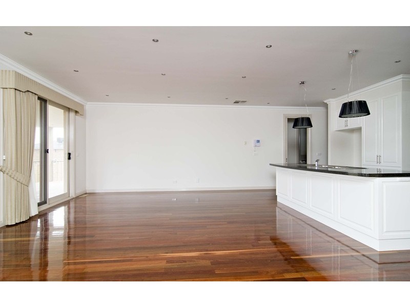 9 Kingston Way, Mooroolbark VIC 3138