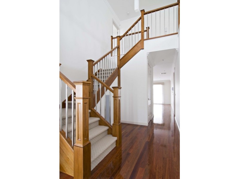 9 Kingston Way, Mooroolbark VIC 3138