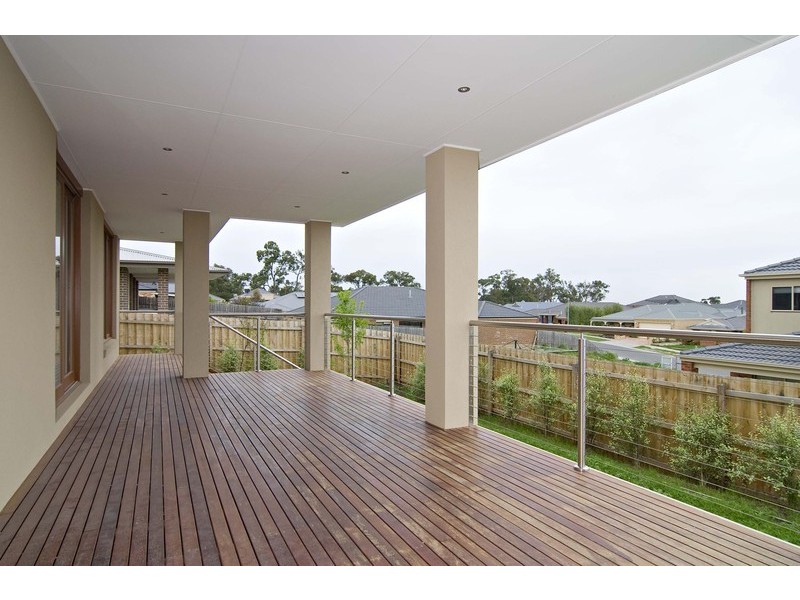 9 Kingston Way, Mooroolbark VIC 3138