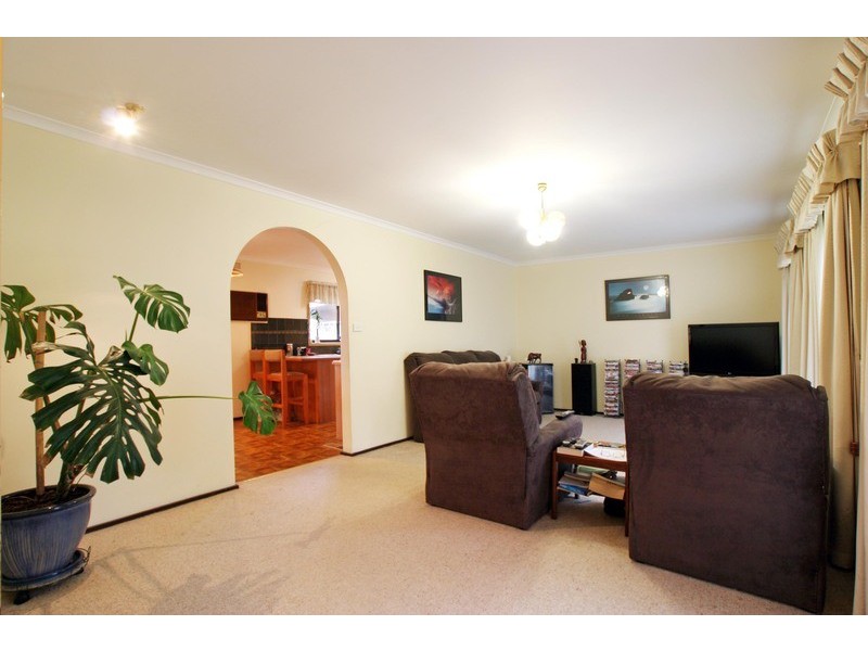 24 Lansell Road, Mooroolbark VIC 3138