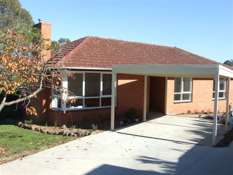 16 Greenville Street, Mooroolbark VIC 3138
